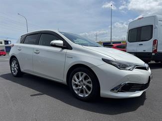 2016 Toyota Auris - Thumbnail