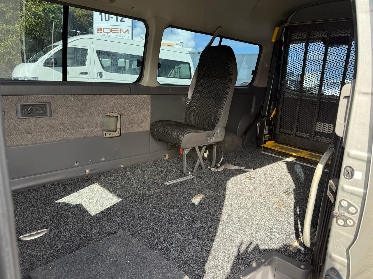 2006 Nissan Caravan