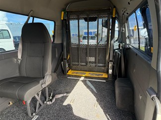 2006 Nissan Caravan - Thumbnail