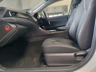 2019 Toyota Camry - Thumbnail