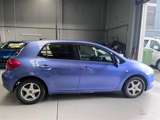 2007 Toyota Auris - Thumbnail