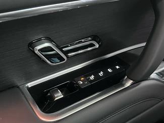 2025 Land Rover Range Rover Sport - Thumbnail