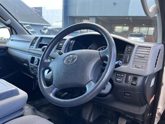 2009 Toyota Hiace - Thumbnail
