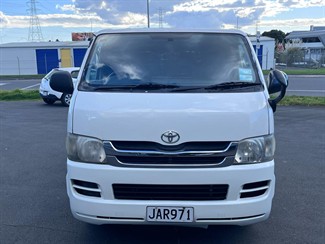 2009 Toyota Hiace - Thumbnail