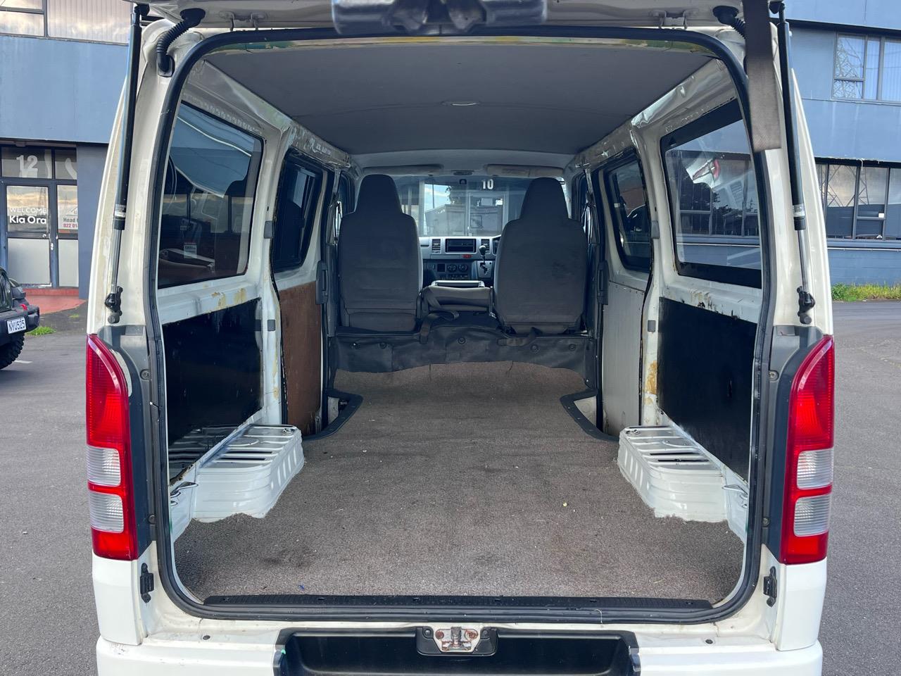 2009 Toyota Hiace