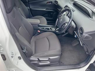 2019 Toyota Prius - Thumbnail