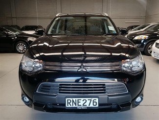 2015 Mitsubishi Outlander - Thumbnail