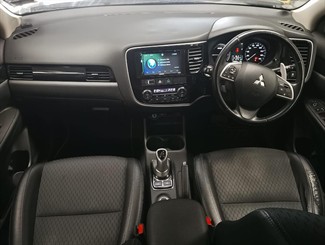 2015 Mitsubishi Outlander - Thumbnail