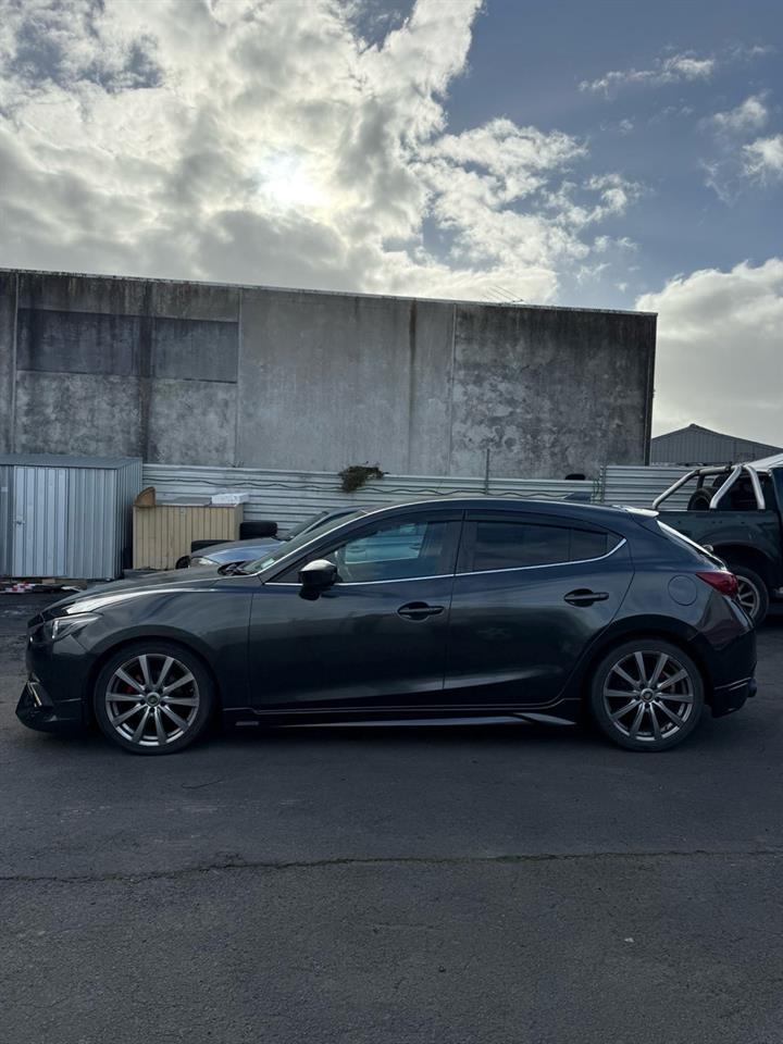 2014 Mazda Axela
