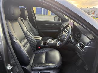 2023 Mazda CX-8 - Thumbnail