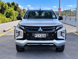 2022 Mitsubishi Triton - Thumbnail