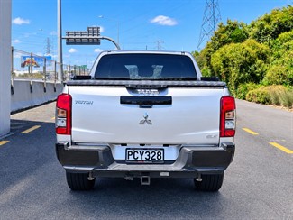 2022 Mitsubishi Triton - Thumbnail
