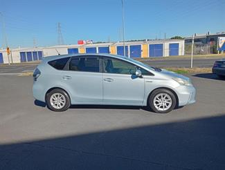2012 Toyota Prius - Thumbnail