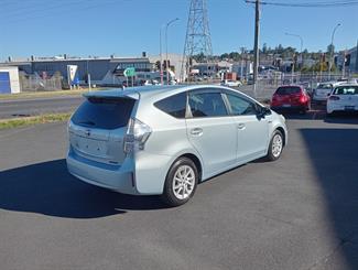 2012 Toyota Prius - Thumbnail