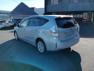 2012 Toyota Prius - Thumbnail