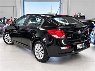 2016 Holden Cruze - Thumbnail