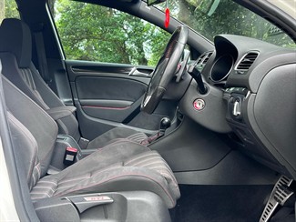 2010 Volkswagen Golf - Thumbnail