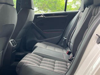 2010 Volkswagen Golf - Thumbnail