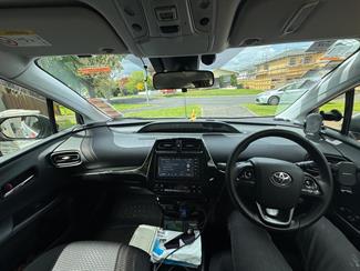 2021 Toyota Prius - Thumbnail