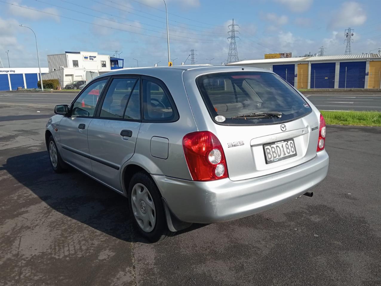 2002 Mazda 323