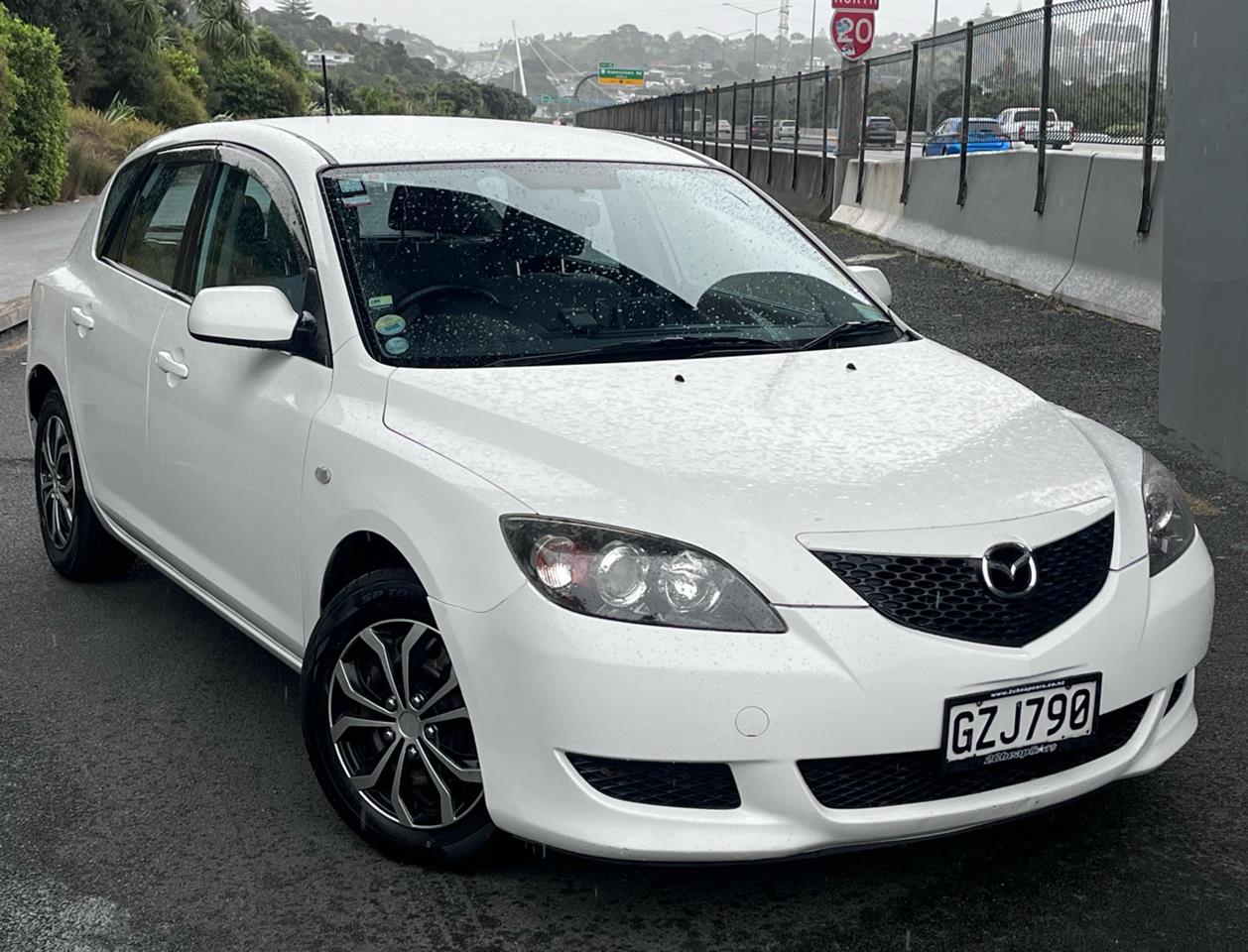 2004 Mazda Axela