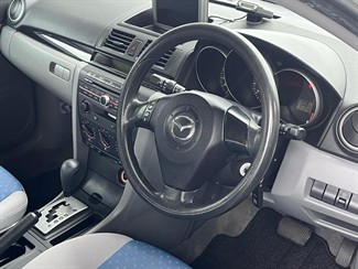 2004 Mazda Axela - Thumbnail