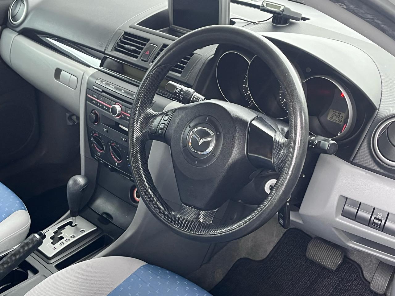 2004 Mazda Axela