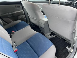 2004 Mazda Axela - Thumbnail