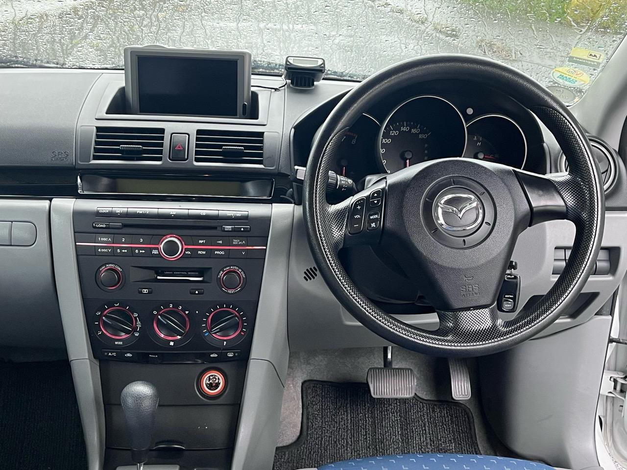 2004 Mazda Axela