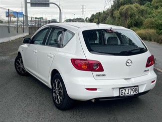 2004 Mazda Axela - Thumbnail