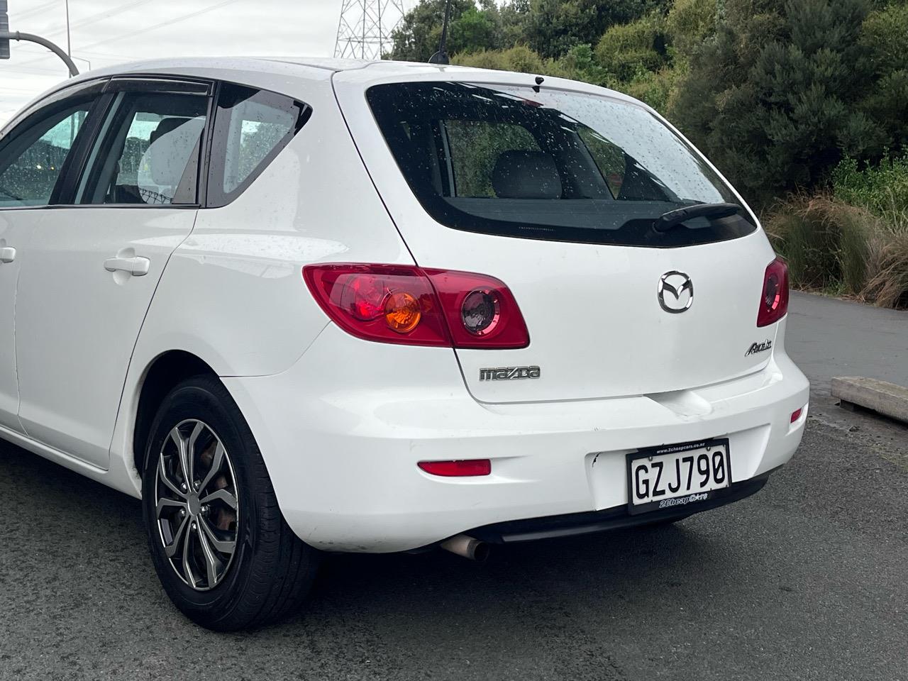 2004 Mazda Axela