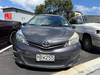2013 Toyota YARIS - Thumbnail
