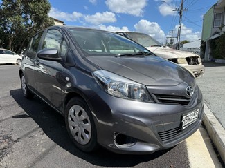 2013 Toyota YARIS - Thumbnail