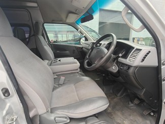 2006 Toyota Hiace - Thumbnail