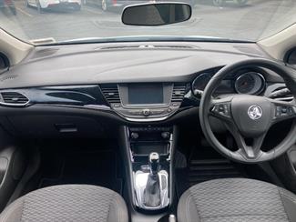 2017 Holden Astra - Thumbnail