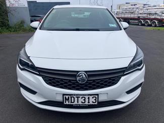 2017 Holden Astra - Thumbnail