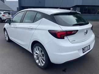 2017 Holden Astra - Thumbnail