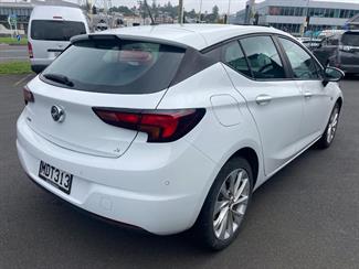 2017 Holden Astra - Thumbnail