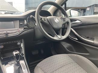 2017 Holden Astra - Thumbnail