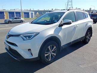 2018 Toyota RAV4 - Thumbnail