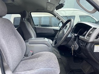 2009 Toyota Hiace - Thumbnail