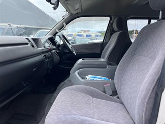 2009 Toyota Hiace - Thumbnail
