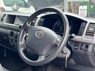 2009 Toyota Hiace - Thumbnail