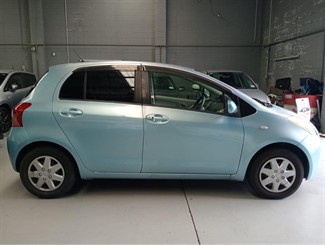 2007 Toyota Vitz - Thumbnail