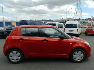 2009 Suzuki Swift - Thumbnail