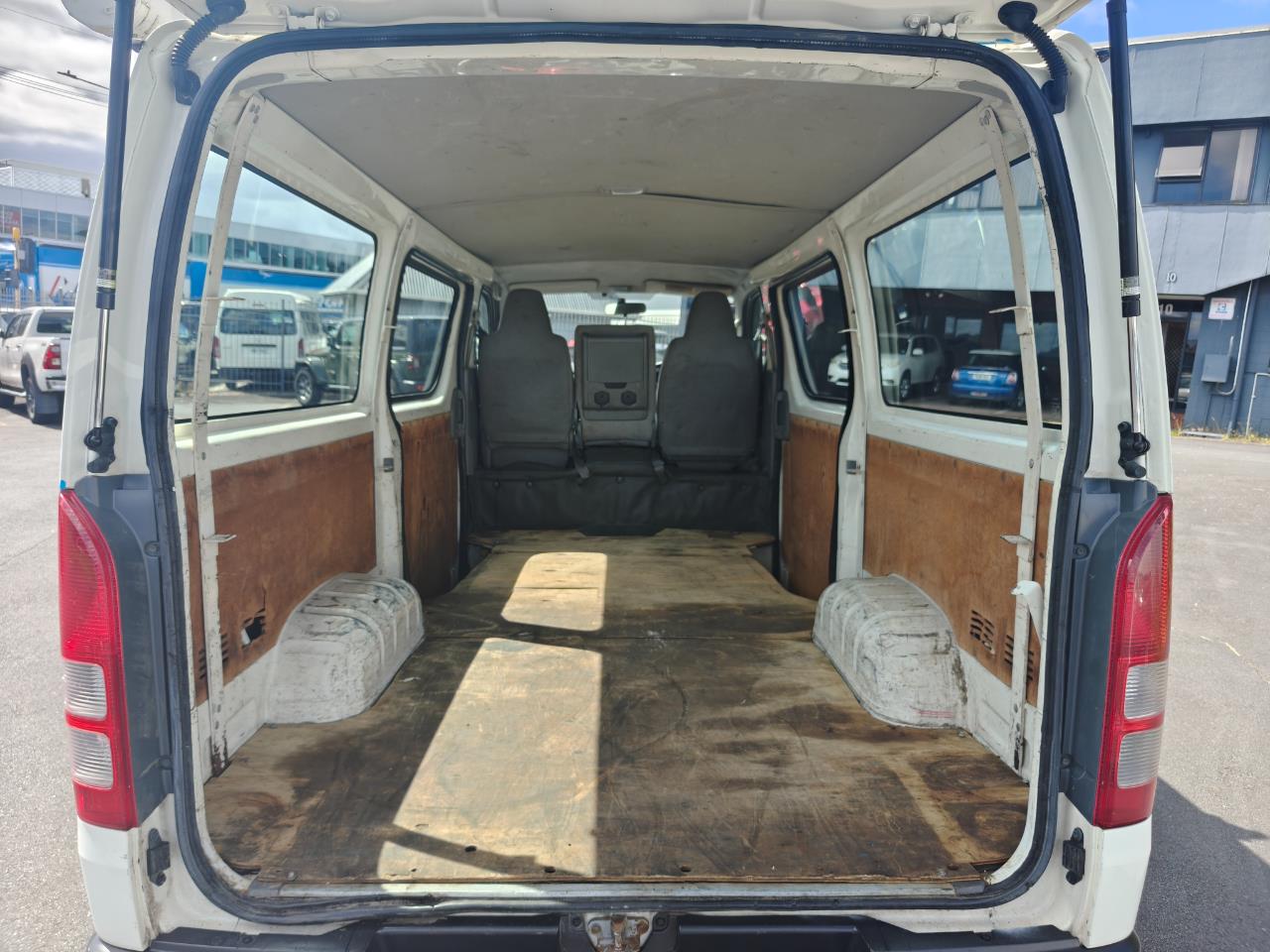 2009 Toyota Hiace