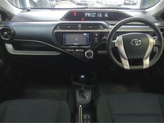2015 Toyota Aqua - Thumbnail