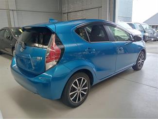 2015 Toyota Aqua - Thumbnail