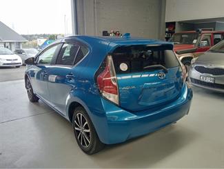 2015 Toyota Aqua - Thumbnail