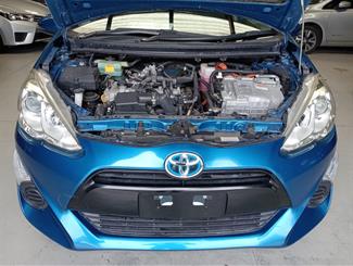 2015 Toyota Aqua - Thumbnail